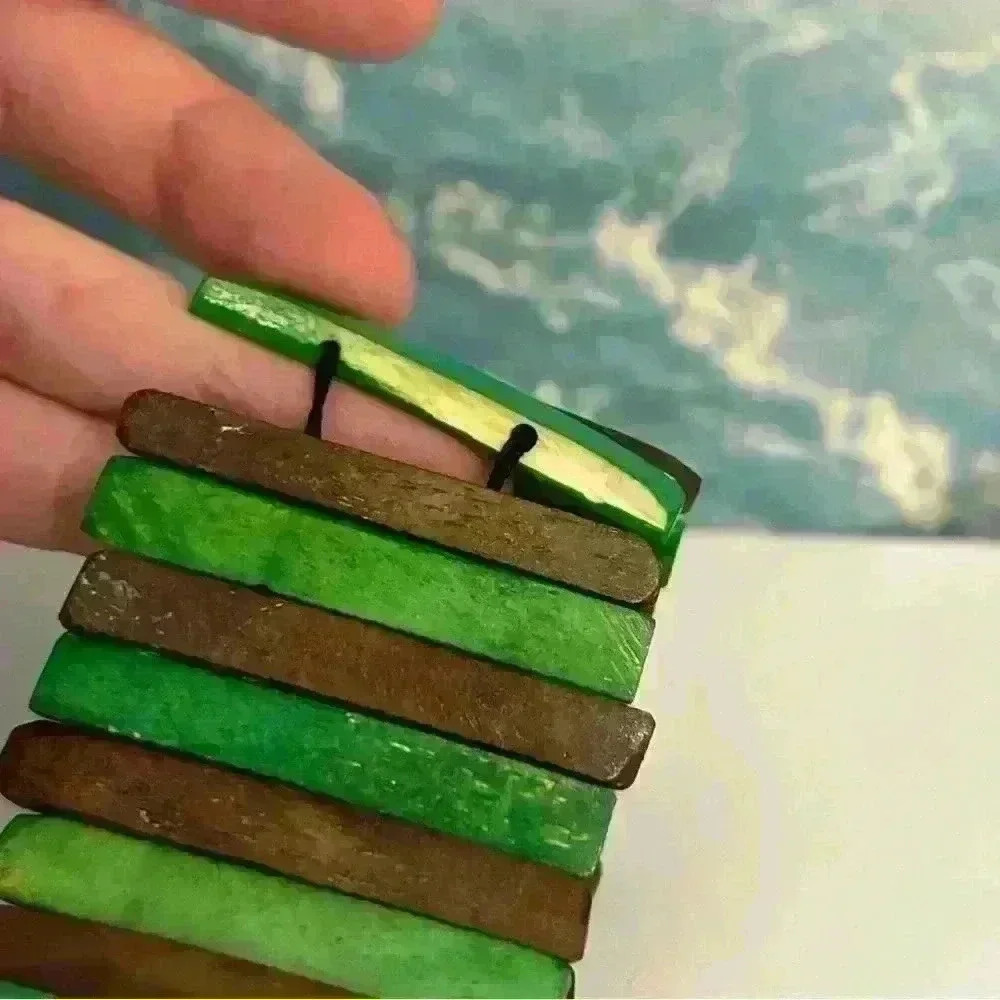 🐳 Green and Brown Wooden Striped Stretch Bracelet - Picture 5 of 15